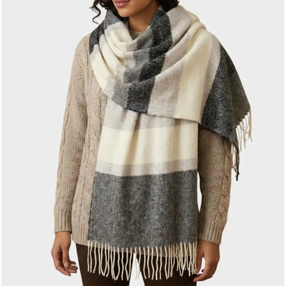 Madison 88 Blanket Scarf Gray Black Cream Colorblock Stripe Fringe